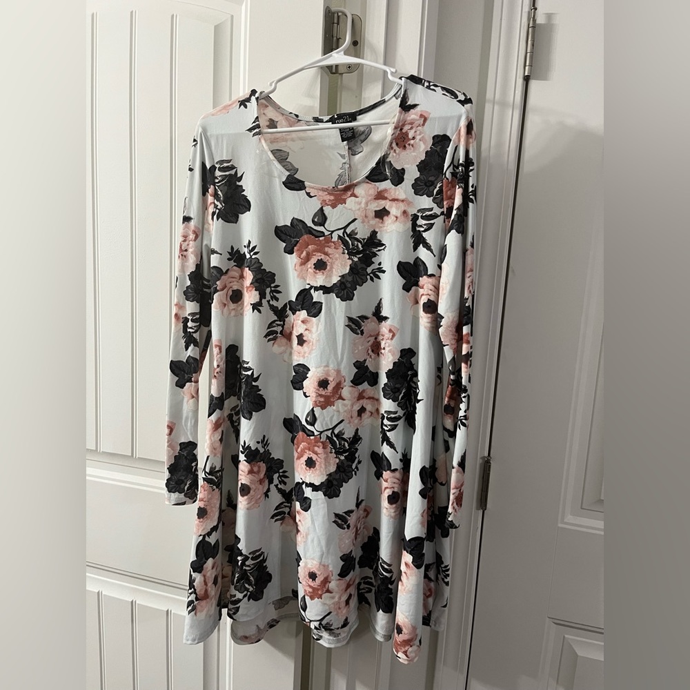 Rue 21 Floral Long Sleeved Tunic Size Large